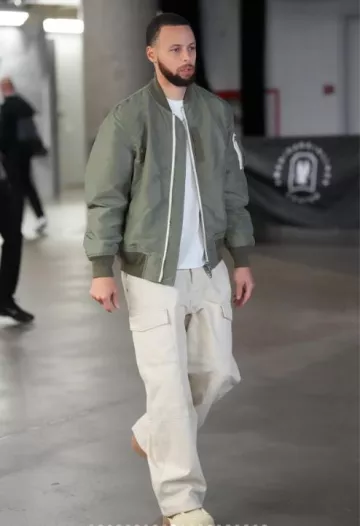 Bottega Veneta Saturn Beige Suede 'Haddock' Boots worn by Stephen Curry on the Instagram account @nbafashionfits