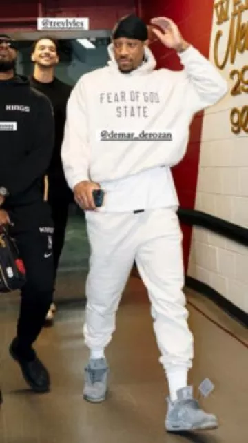 Fear Of God Pantalon de survêtement blanc 'State' porté par DeMar DeRozan sur le compte Instagram @sacramentokings