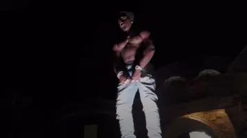 Jeans Amiri Perfect Indigo & White Boucle Logo porté par Kodak Black en Kodak Black - All Of Us [Official Music Video]