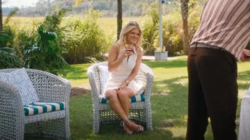 Veronica Beard Roxanne Vestido usado por Jana Milsap (Arden Myrin) como se ve en The Righteous Gemstones (T04E03)