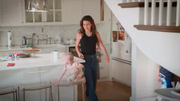 Levis 501 90s Cuff Straight worn by Hilaria Baldwin as seen in The Baldwins (S01E01)