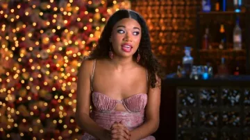 Pour l’amour et les citrons Robe courte Shai portée par le lac Rucker comme on le voit dans Southern Hospitality (S03E08)