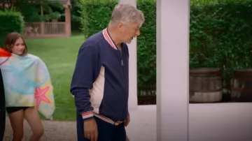 Fila Veste Settanta Iconique Performance Homme portée par Alec Baldwin comme on le voit dans The Baldwins (S01E05)