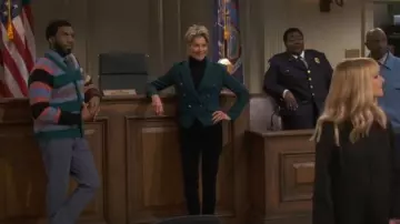 Karl Lagerfeld Paris Blazer en tweed pour femme porté par Julianne (Wendie Malick) comme on le voit dans Night Court (S03E12)