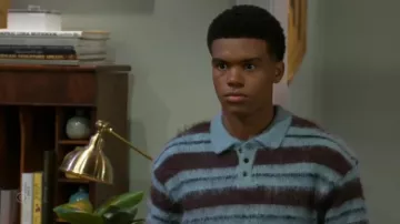 Polo de punto a rayas cepilladas de Zara usado por Tyrell Richardson (Jaden Lucas Miller) como se ve en Beyond the Gates (T01E16)