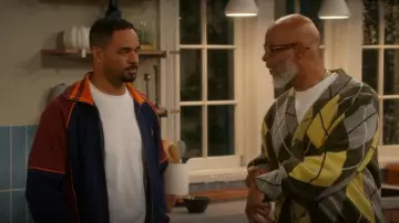 Nicholas Daley Colorblock Cotton Track Top porté par Damon (Damon Wayans Jr.) comme on le voit dans la maison de papa (S01E14)