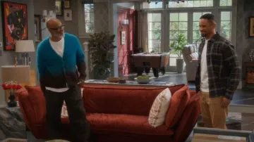 Cárdigan Burberry Gradient usado por Poppa (Damon Wayans) como se ve en la casa de Poppa (T01E14)