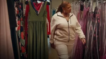Pantalon Loro Piana Terminillo en Nougat/Kasha Melange porté par Robyn McCall (Queen Latifah) comme on le voit dans The Equalizer (S05E11)