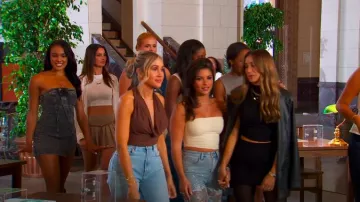 Haut à col bénitier Peppermayo Sass porté par Dina Lupancu comme on le voit dans The Bachelor (S29E03)