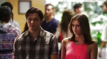 pink dress Alice + Olivia Sutton Mercer in The lying game S2E2
