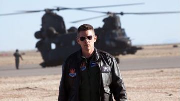 Sunglasses AO Eyewear of major Thomas Egan (Ethan Hawke) in " Good Kill