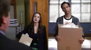 Top J.Crew de Annie Edison dans Community S5E12
