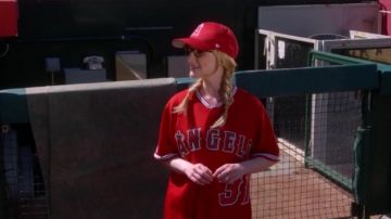 The jersey baseball Bernadette Rostenkowski (Melissa Rauch) The Big Bang Theory S08E03