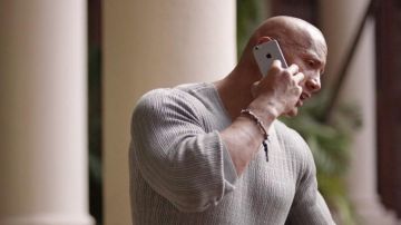 The Apple Iphone 6 Spencer's (Dwayne Johnson) in Ballers