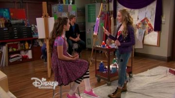 les converses roses de Riley Matthews ( Rowan Blanchard) dans Girl meets world