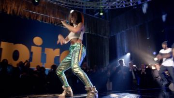 Las zapatillas Isabel Marant "Metallic Bekett" de Tiana Brown (Serayah) en Empire S02E14