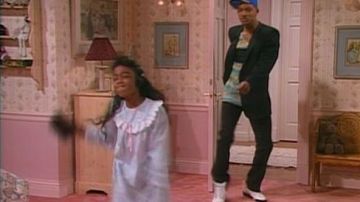 The pair of Nike Air Jordan V Fire Red of William (Will Smith) in The Prince of Bel-Air S01E01