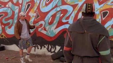 The pair of Nike Air Command Force Billy Hoyle (Woody Harrelson) in white do not know how to jump