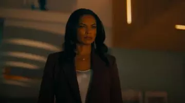 Haut Hugo Boss Inolea porté par le Dr Mary Morstan (Rochelle Aytes) comme on le voit dans Watson (S01E03)