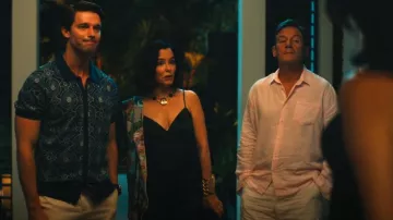 Jim Thompson Siam River Silk Twill Shawl worn by Victoria Ratliff (Parker Posey) as seen in The White Lotus (S03E07)