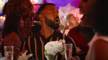 Polo de punto fino H&M Regualr usado por Khalil (Tone Bell) como se ve en Survival of the Thickest (T02E03)