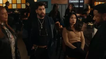 Cárdigan Staud Craftsman usado por Melody 'Mel' Bayan (Liza Lapira) como se ve en The Equalizer (T05E14)