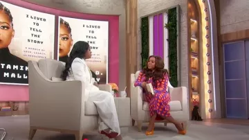 Christopher John Rogers Wiggle Dot Robe midi en jacquard portée par Sherri Shepherd comme on le voit à Sherri le 31 mars 2025