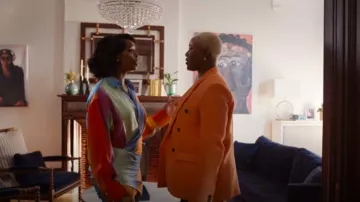 Monse Rainbow Blur Wrapped Shirt Dress portée par Marley (Tamera Tomakili) comme on le voit dans Survival of the Thickest (S02E05)