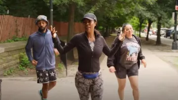 Lululemon Define Cropped Jacket portée par Marley (Tamera Tomakili) comme on le voit dans Survival of the Thickest (S02E07)