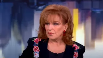 Cinq a Sept Le Beau Tigre Cheyenne Blazer usado por Joy Behar como se ve en The View el 1 de abril de 2025