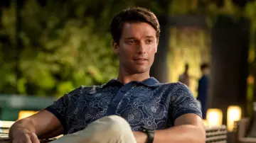 The White Lotus Patrick Schwarzenegger Blue floral Shirt of Saxon Ratliff (Patrick Schwarzenegger) in The White Lotus (S03E07)