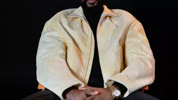 Blouson en cuir jaune & blanc porté par Damso dans Damso, après le rap, ce sera quoi ? | All In