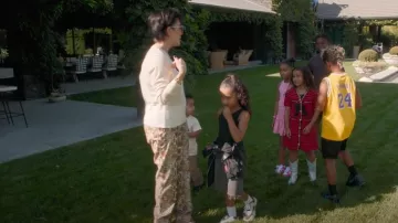 Proenza Schouler Pantalon droit en similicuir effet serpent porté par Kris Jenner comme on le voit dans The Kardashians (S06E08)