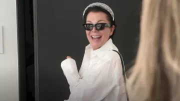 Bottega Veneta Edgy 53MM Lunettes de soleil rectangulaires portées par Kris Jenner comme on le voit dans The Kardashians (S06E09)