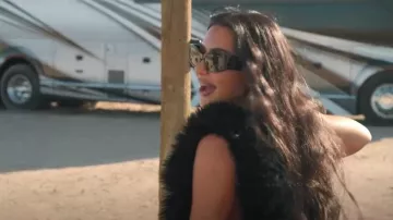 Balenciaga Bossy BB0324SK 001 portée par Kim Kardashian vue dans The Kardashians (S06E09)