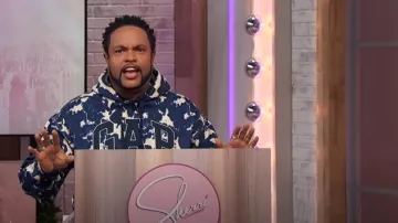 Sweat à capuche N’gai Gap × HFR Logo porté par Jawn Murray tel qu’on le voit à Sherri le 4 avril 2025