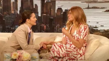 Blazer de Gabriela Hearst Leiva usado por Drew Barrymore como se ve en The Drew Barrymore Show el 1 de abril de 2025