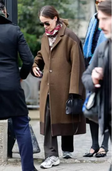 Asics Gel-1130 Kith Cream Scarab worn by Sarah Paulson in Paris on March 11, 2025