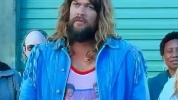 Veste en jean à franges bleues de Garrett (Jason Momoa) dans un film Minecraft