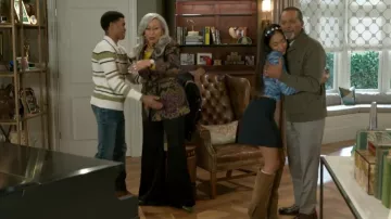 Vince Camuto Tibani Botas usadas por Samantha Richardson (Najah Jackson) como se ve en Más allá de las puertas (T01E28)