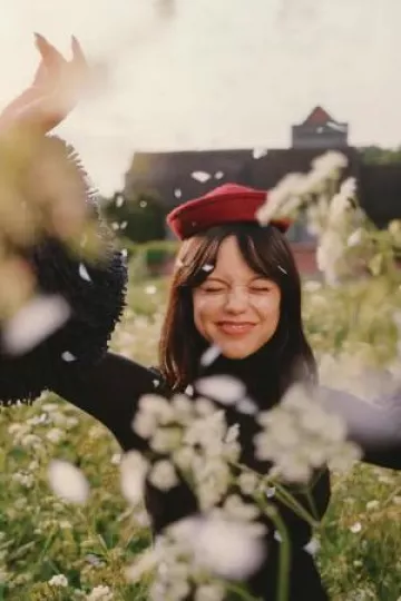 Body en maille drapée Alaia porté par Jenna Ortega sur Vanity Fair post le septembre 2024