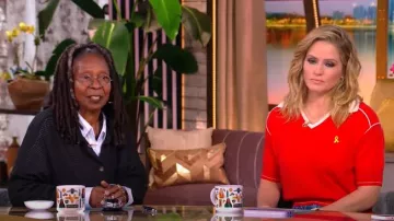 Invité en résidence Pelé Pull en cachemire porté par Sara Haines comme on le voit dans The View le 8 avril 2025