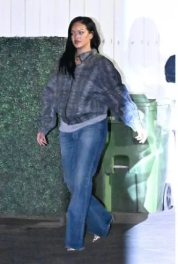 Jean Celine Marco porté par Rihanna dans Giorgio Baldi le 6 avril 2025