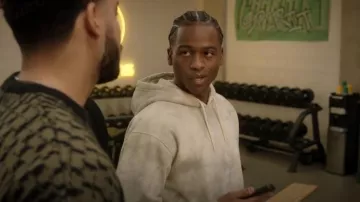 H&M Homme Relaxed Fit Tie-Dye Hoodie porté par Khalil (Antonio J Bell) comme on le voit dans All American (S07E09)