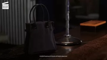 Dark Grey Bag of Andie (Kate Hudson) in How to Lose a Guy in 10 Days movie