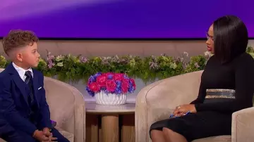 THEO The Label Atlas Bow Pencil Skirt worn by Jennifer Hudson as seen in The Jennifer Hudson Show on April 1, 2025