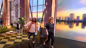 Pantalon de jogging en jersey technique Gucci porté par Joy Behar, vu dans The View le 9 avril 2025
