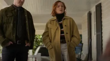 Jersey de cuello de tortuga a rayas Marni en negro usado por Angie Polaski (Erika Christensen) como se ve en Will Trent (T03E12)