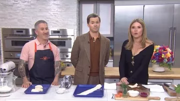 Todd Snyder Italian Linen Silk Donegal Wythe Jacket worn by Andrew Rannells as seen in Today with Jenna & Friends on April 10, 2025
