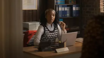 Officine Générale Tilda Graphic Sweater Vest worn by Faith Mitchell (Iantha Richardson) as seen in Will Trent (S03E12)